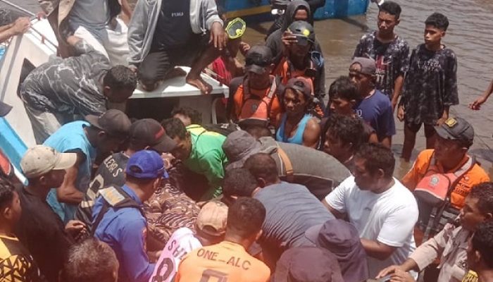 Sempat Hilang, Korban Longboat Terbalik di Selat Lebeno Ditemukan Meninggal