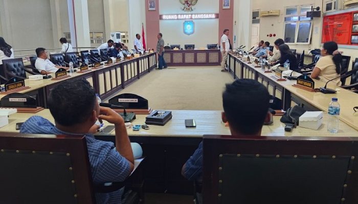 Gaduh!!! 6 Fraksi Serukan Ganti Ketua DPRD Halut, Anggap Christina Rusaki Wibawa Dewan