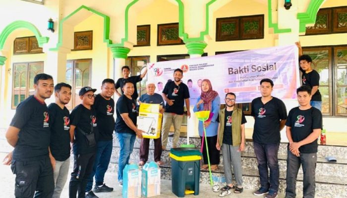 Meriahkan Milad ke-94, Pemuda Muhammadiyah Malut Baksos Hingga Berbagi Peralatan