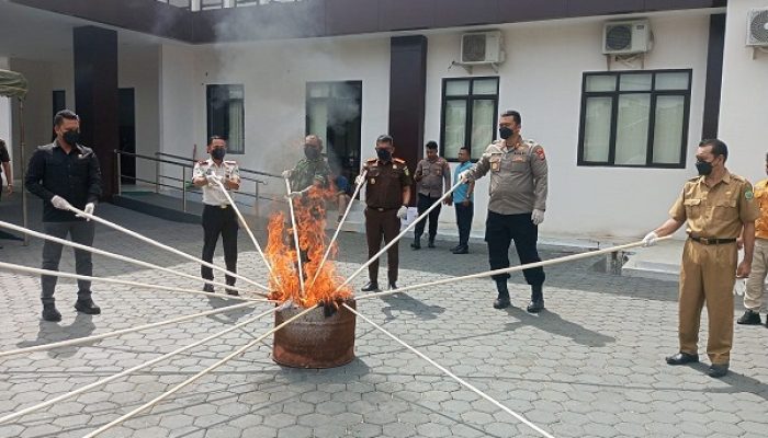 Kejari Halbar Musnahkan 18 Babuk, Djino: Ini Bukti Status Hukum Perkara Tuntas